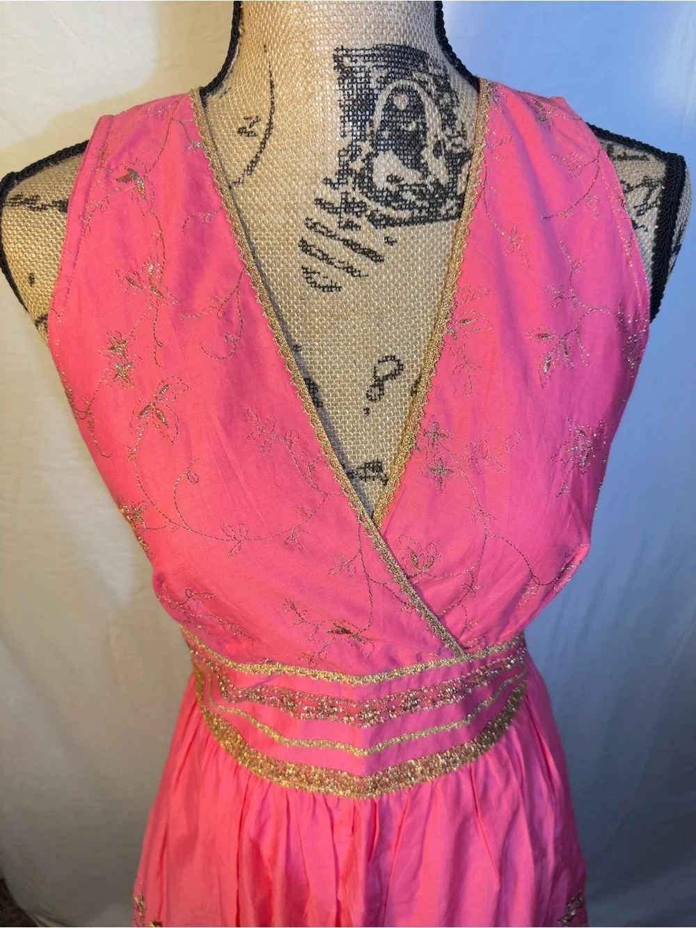 Express Pink Gold Embroidered Cotton Boho Cottagecore Romantic V-Neck Dress Sz 8
